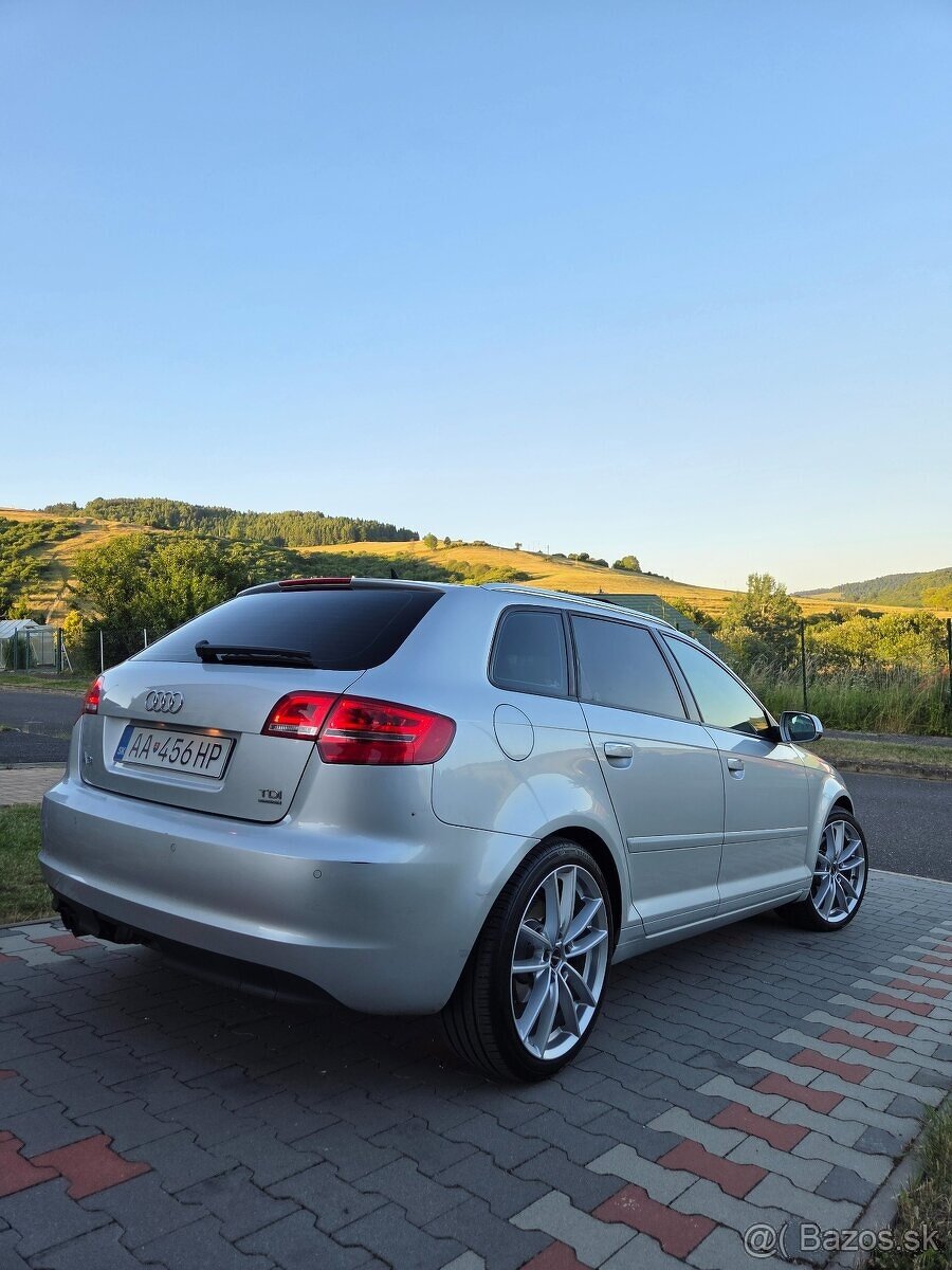 Audi A3 Sportback 2.0TDI quattro - 4