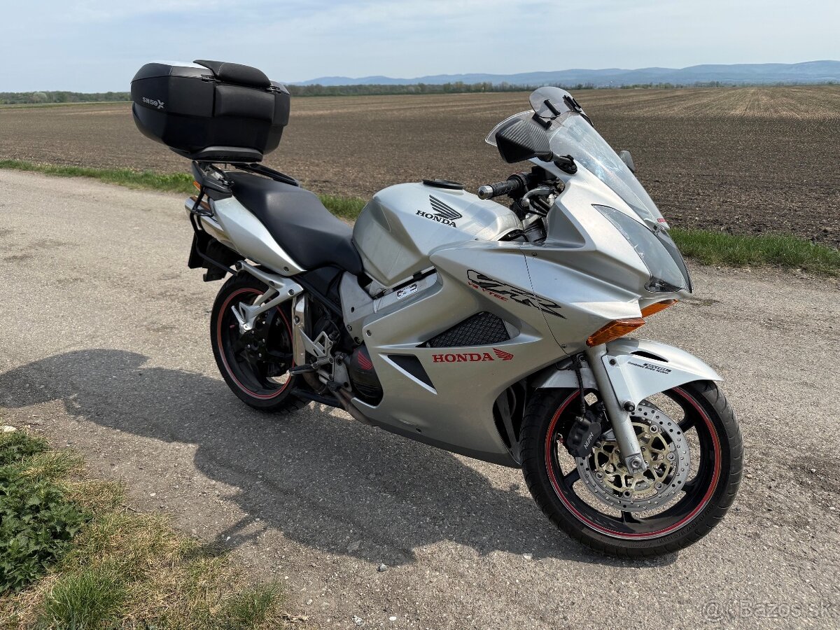 HONDA VFR800 - 4