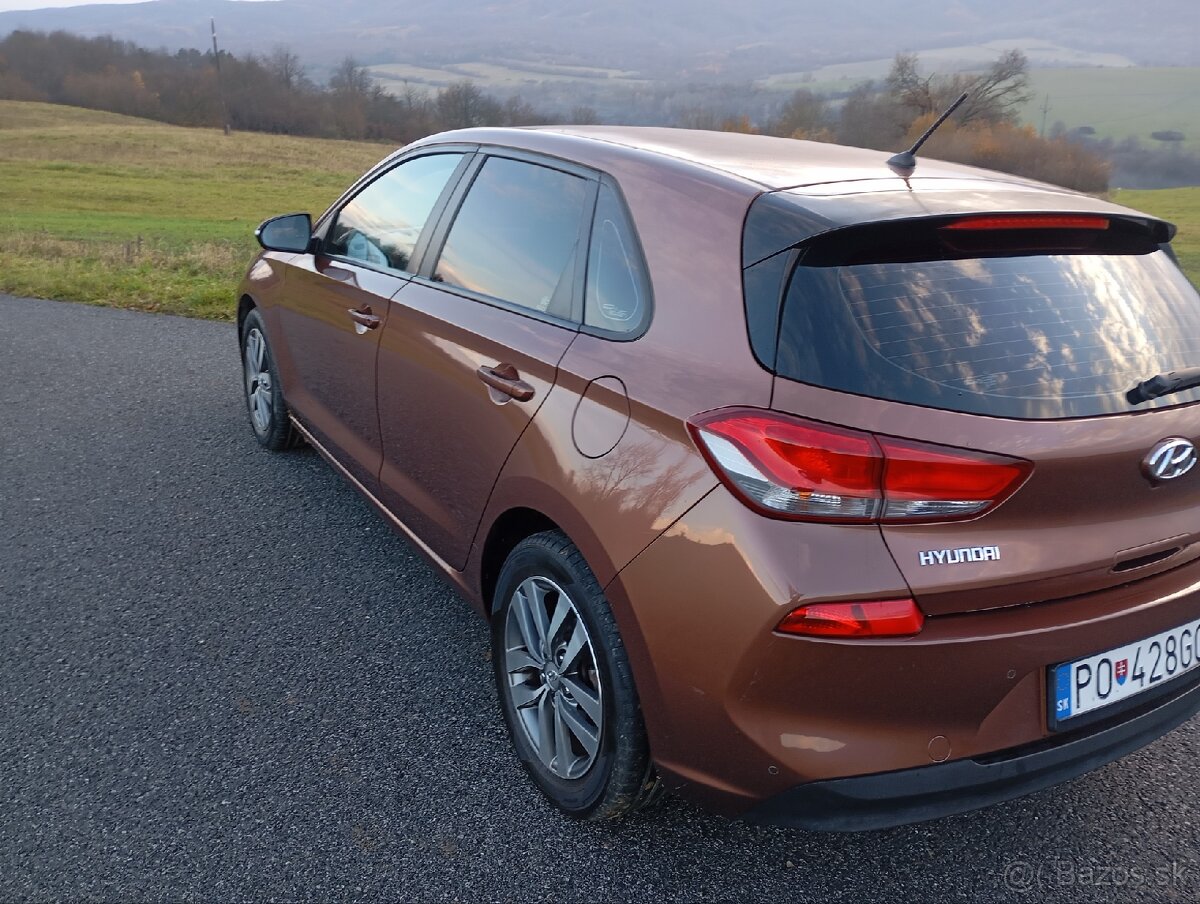 Hyundai i30 1.4i Comfort - 4