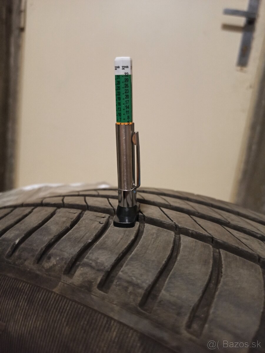 Predam Michelin 215/55 R17 letné pneumatiky - 4