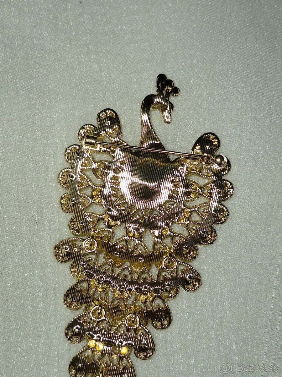 VEĽKÁ BROŠŇA - 4