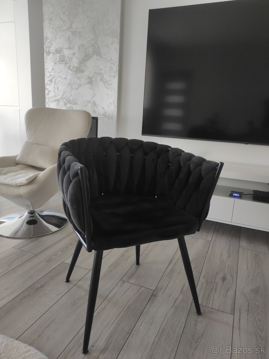 Jedálenská stolička - 4