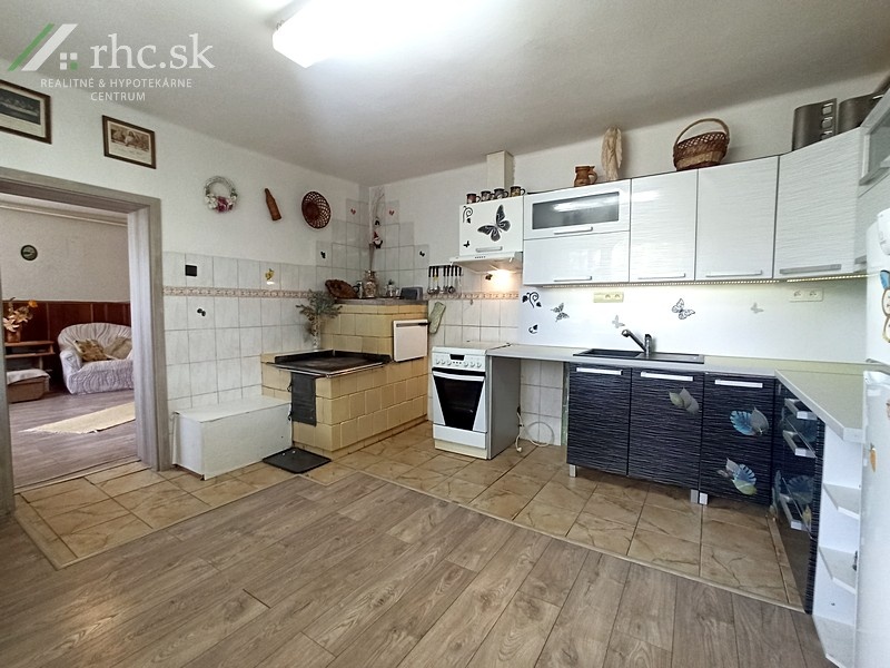 PRAKTICKÝ RODINNÝ DOM SO ZÁHRADOU - BREZNICA, OKR. STROPKOV - 4