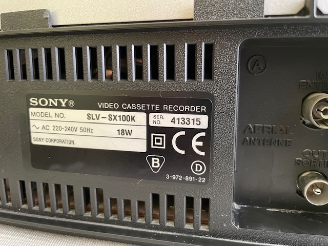 Sony SLV-SX100K videorekordér s DO - 4