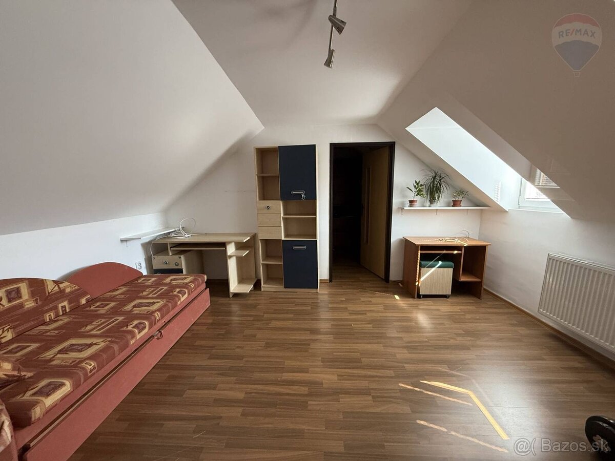 NA PREDAJ 4 IZBOVÝ RODINNÝ DOM, SENEC, CENTRUM, TICHÁ LOKALI - 4