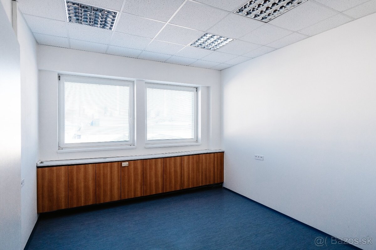 Na prenájom 4 kancelárske priestory v súkromnom areáli - 4