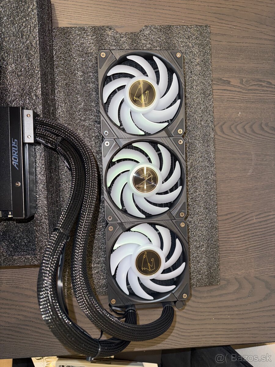 GIGABYTE AORUS GeForce RTX 5090 XTREME WATERFORCE/32GB - 4