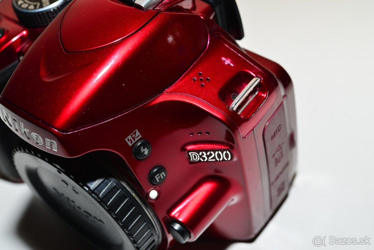 Nikon D3100 RED + příslušenství - 4