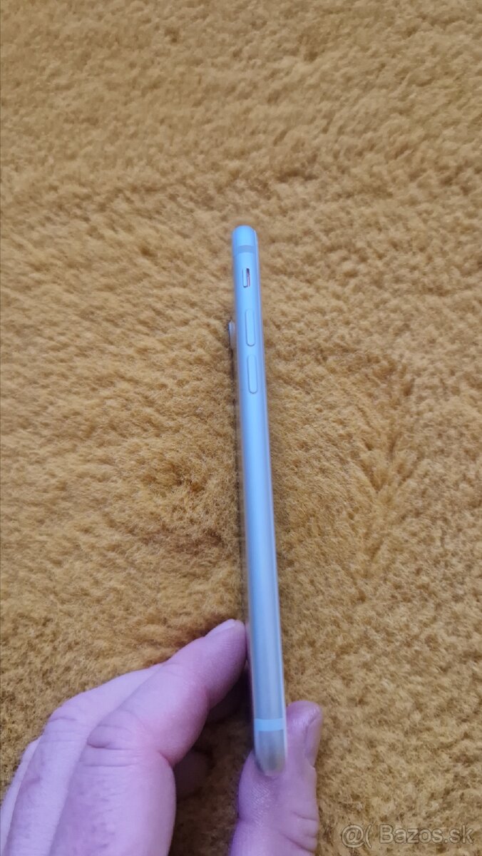 Iphone 7 strieborný - 4
