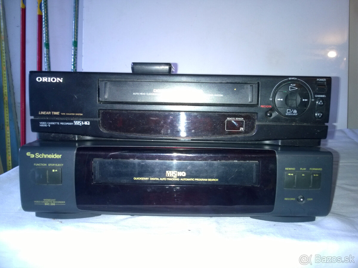 staré VHS prehrávače - 4
