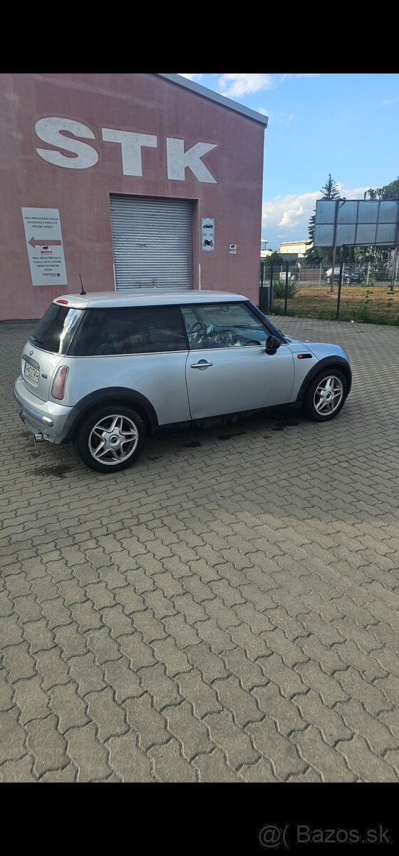 Mini cooper 1.6 benzín 66kw (90ps) - 4