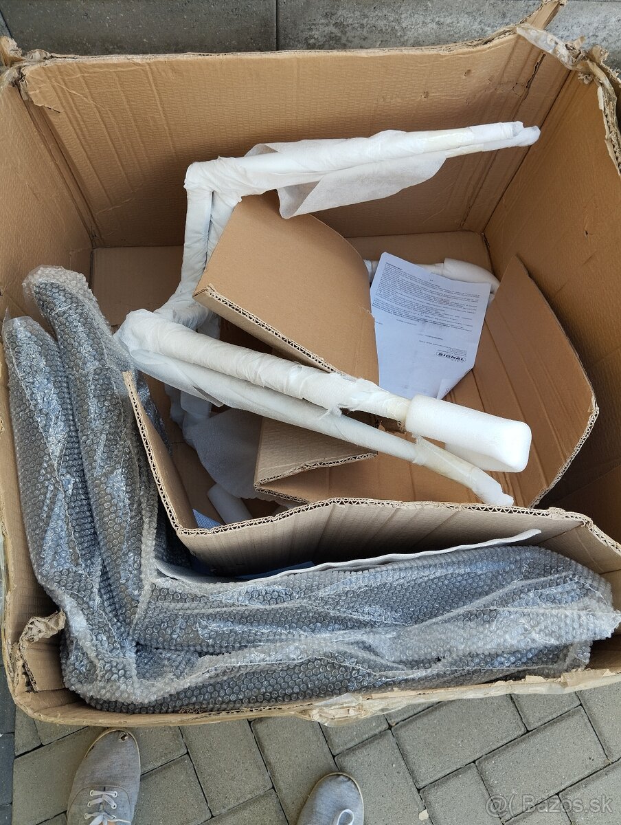 Jedálenská stolička - 4