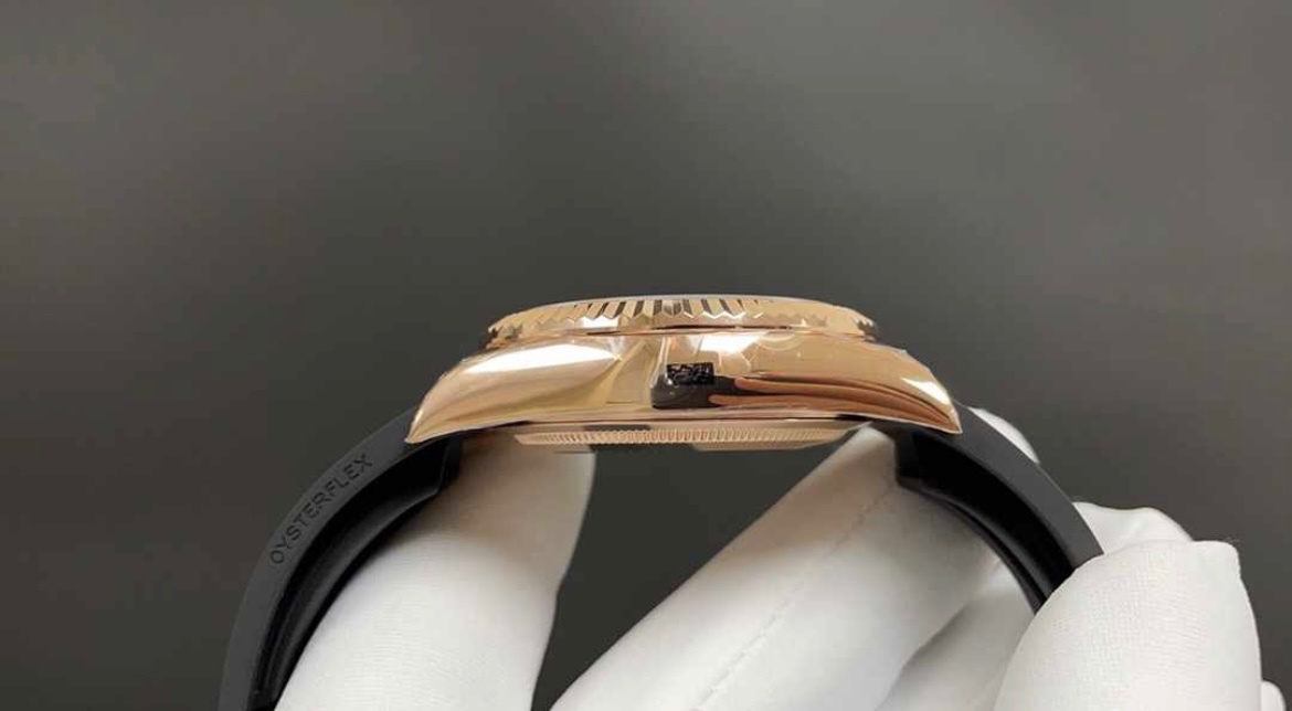 Rolex SkyDweller Rose Gold Oyster Flex - 4