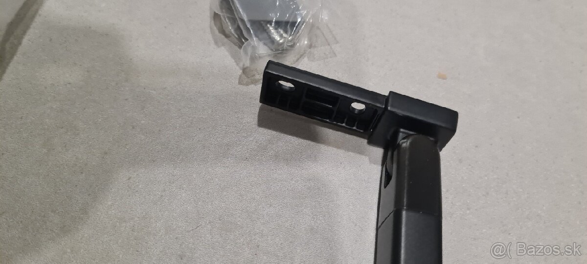 Vzpera pre zásteny - 4