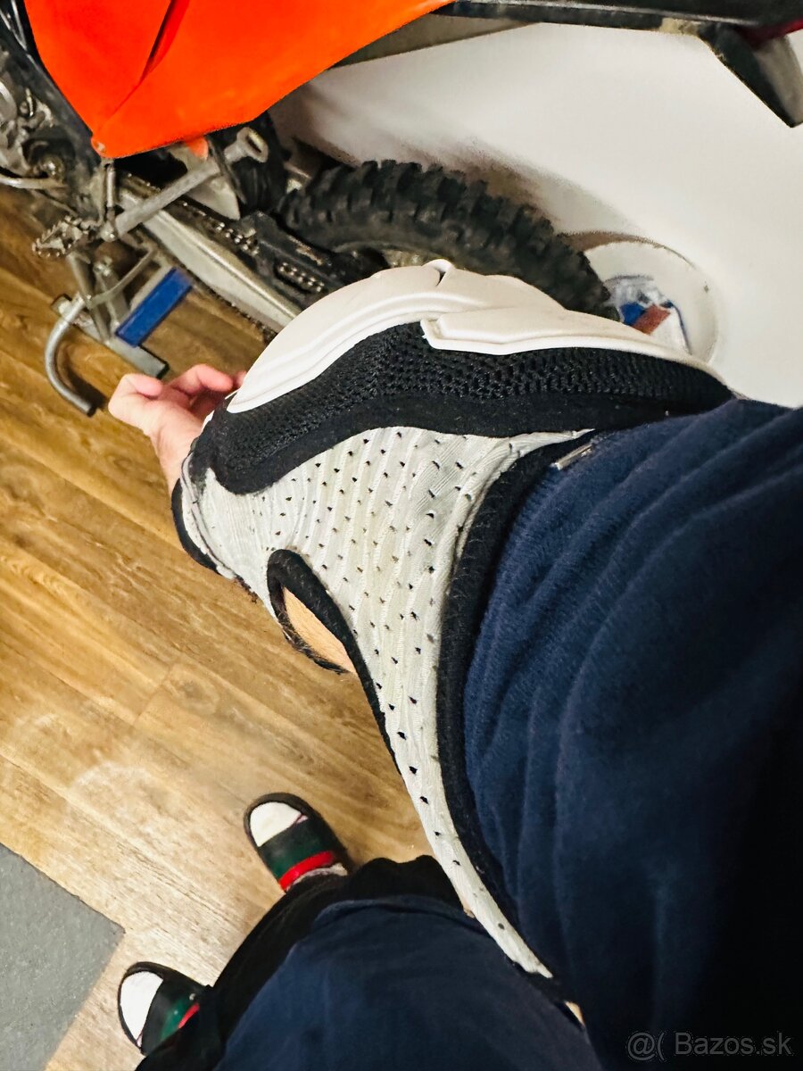 Profi korytnačka leatt 5.5 pro hd - 4