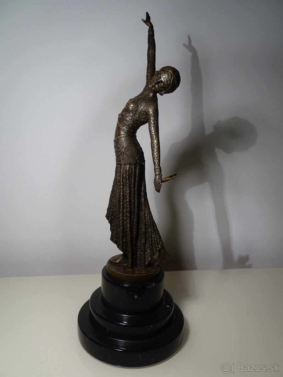 bronzová socha tanečnice "Footsteps" sign. D.H.Chiparus,38 - 4