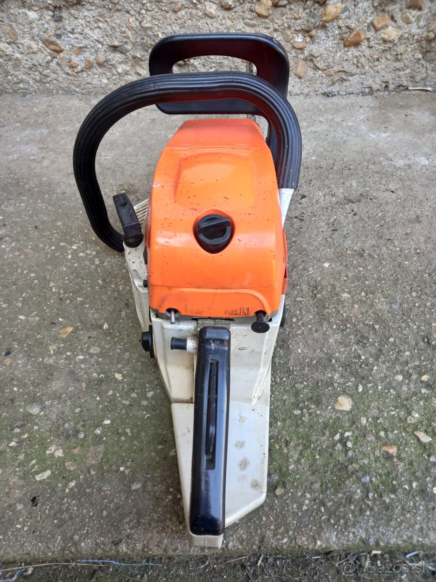 Motorová reťazová píla STIHL MS440 - 4