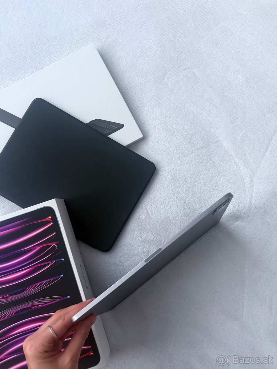 iPad Pro 11" (4. generácia) s kapacitou 256 GB . - 4