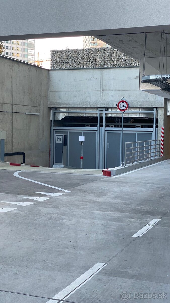 2x Parking v METROPOLIS - 4