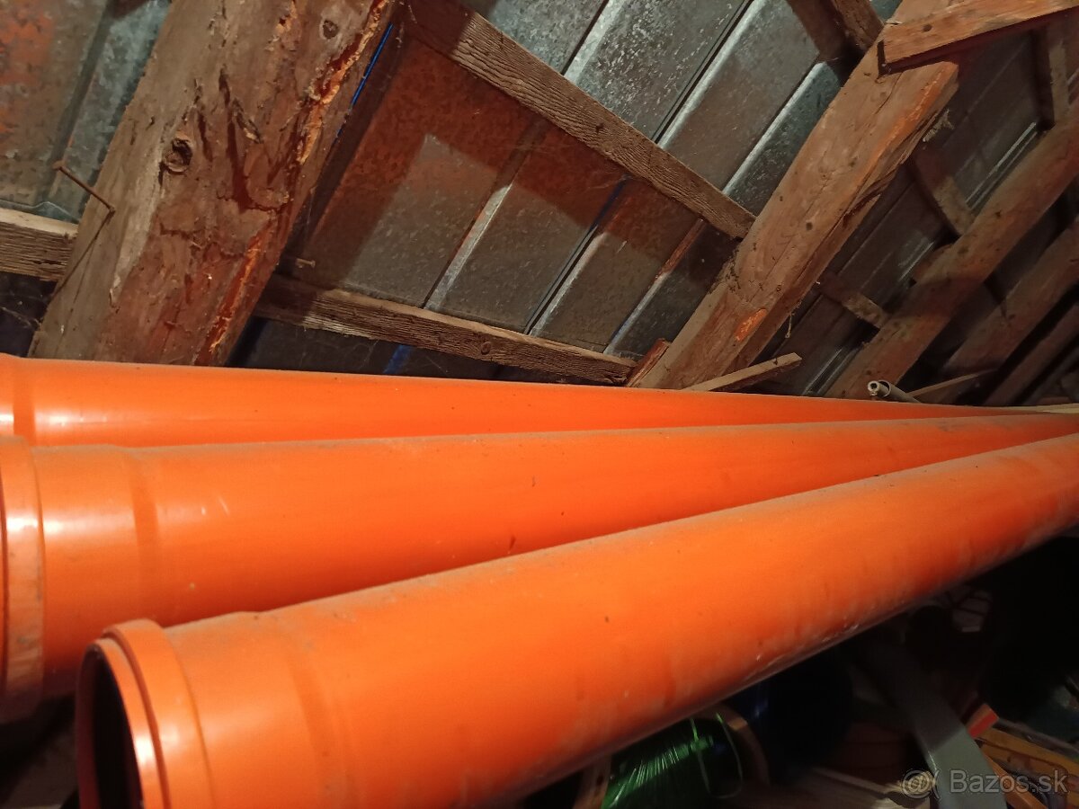 elektrický kábel, kanalizačná rúra, tmel - 4