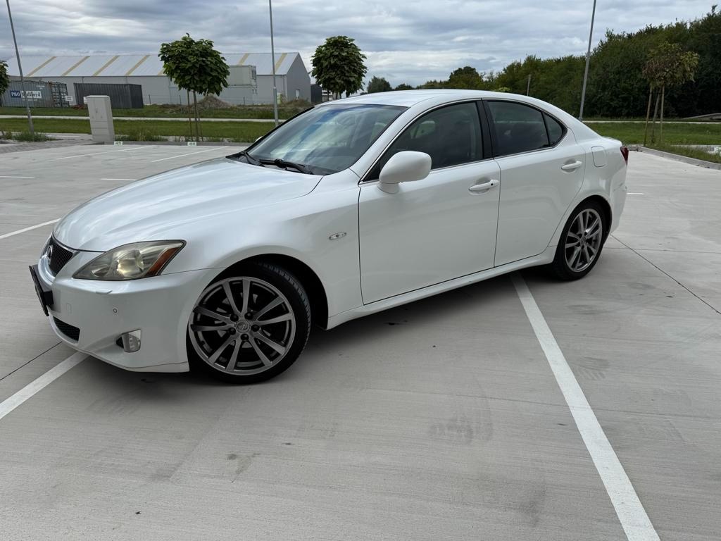 Lexus IS250 A/T - 4