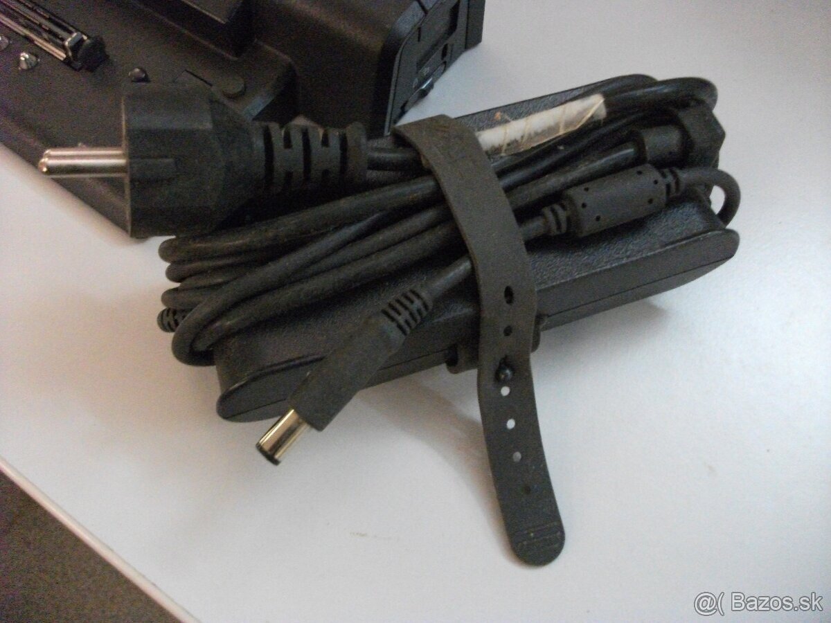 Predám novú dokovaciu stanicu DELL s adaptérom. - 4