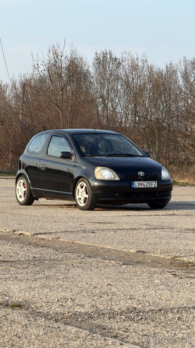 Toyota yaris 1.0 VVTi - 4