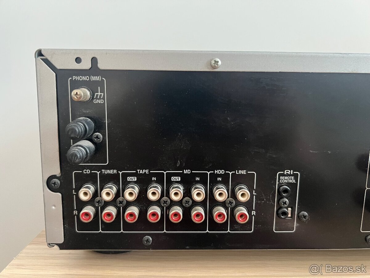 Zosilnovac Onkyo A-9555 - 4