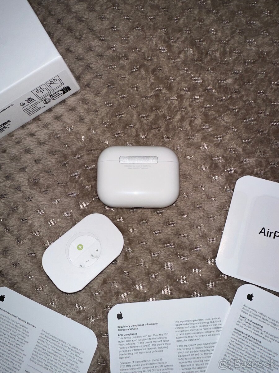 AirPods pro 3 - 4