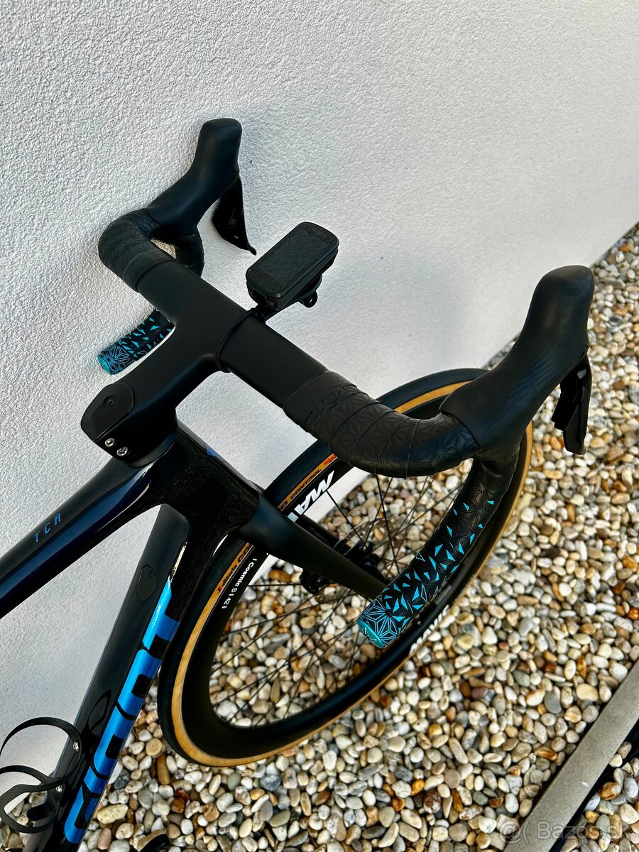 Karbónový cestný bocykel Giant TCR Advanced 1+ - 4