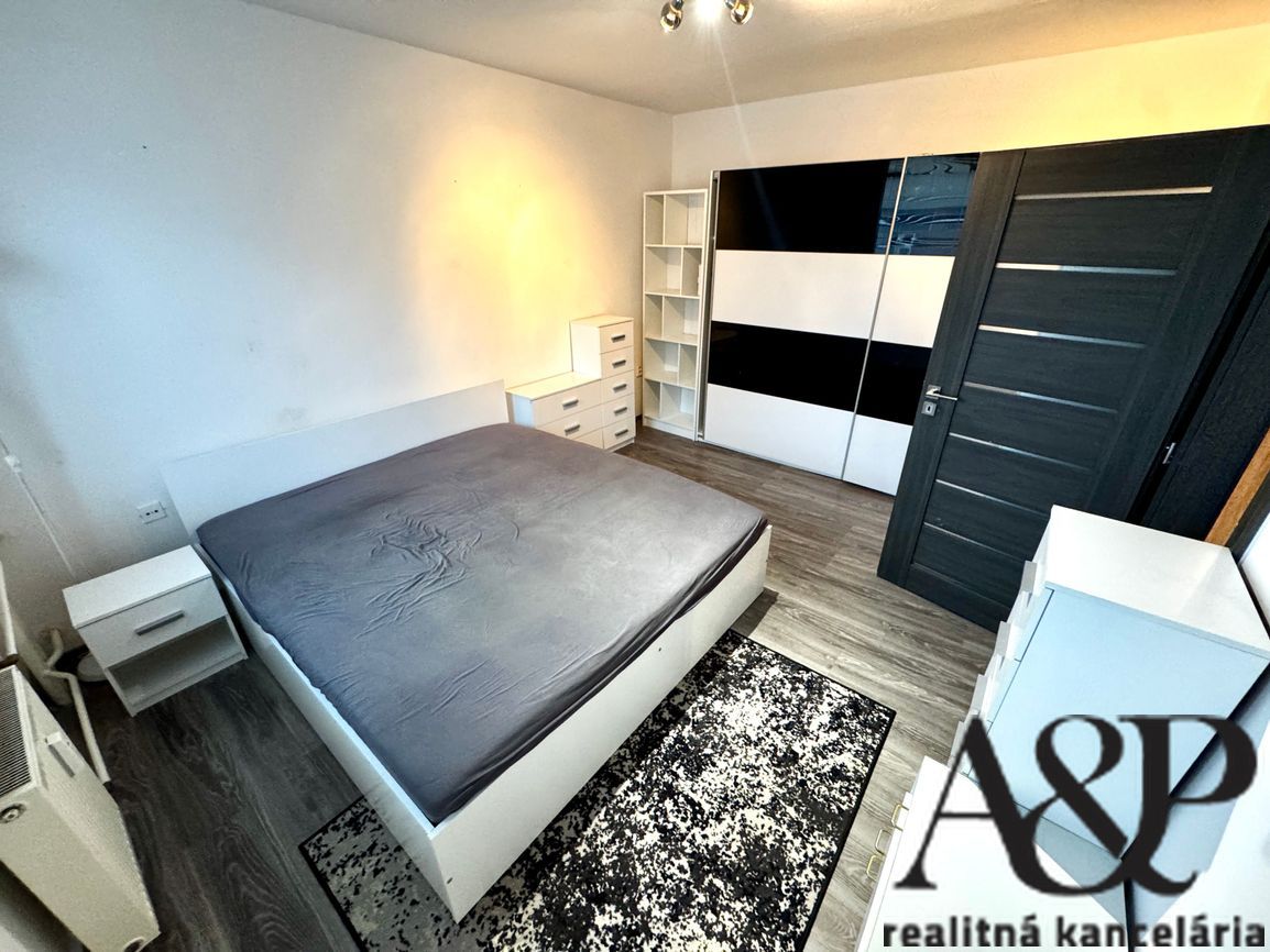 NA PRENÁJOM 1,5 IZBOVÝ BYT, 37 M2, ŠTEFÁNIKOVA UL., SENICA - 4