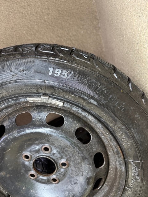 Penumatiky zimné 195/65 R15 - 4