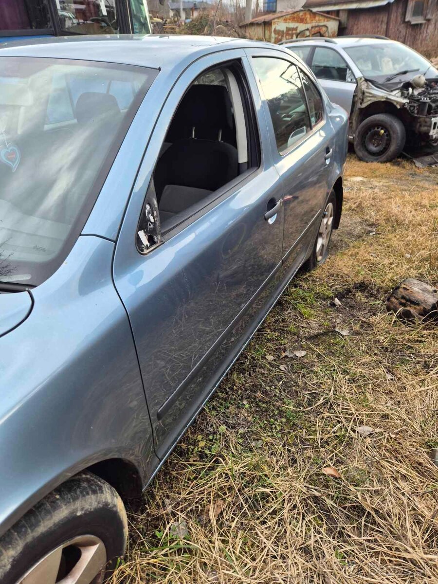 Rozpredám 1.6 tdi, 77 kW, CAYC - 4