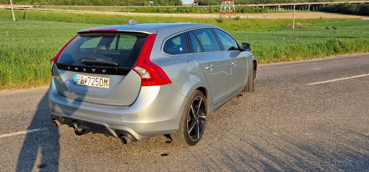 Volvo v60 1.6 r-design