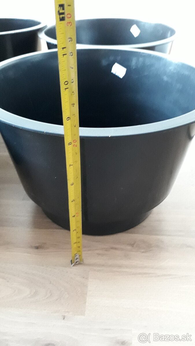 3ks stredne veľké, nové plastové črepníky - 4