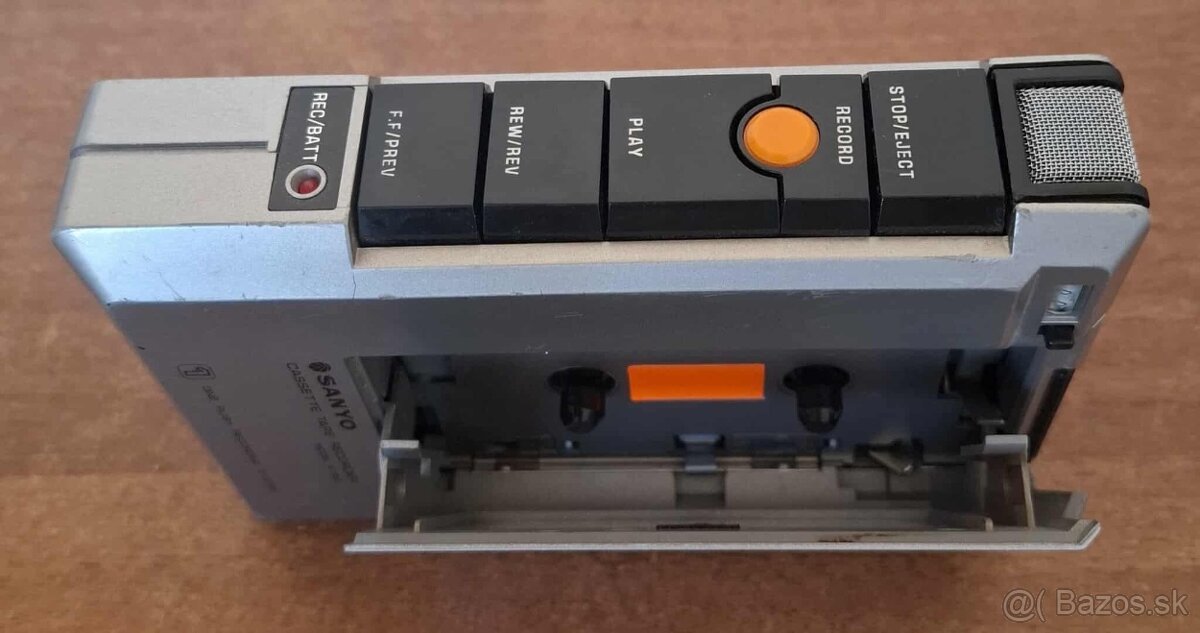 SANYO M1150 (Recorder-Walkman) - 4