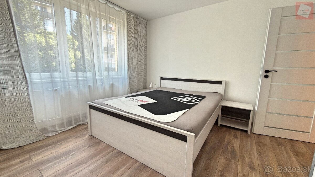 Najlepšia lokalita v meste.Dvojizbový byt po kompletnej reko - 4