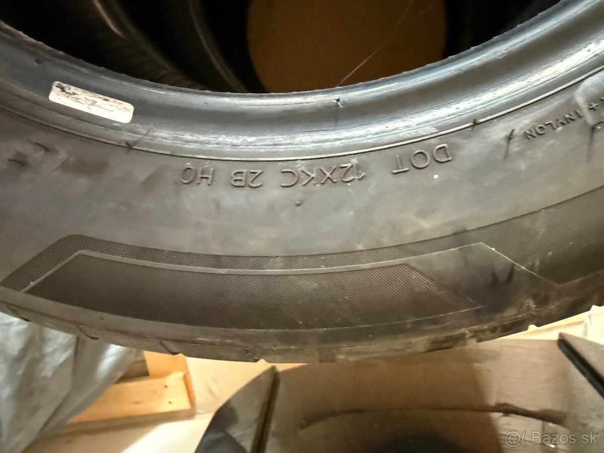 Hankook 225/55 R17 - 4