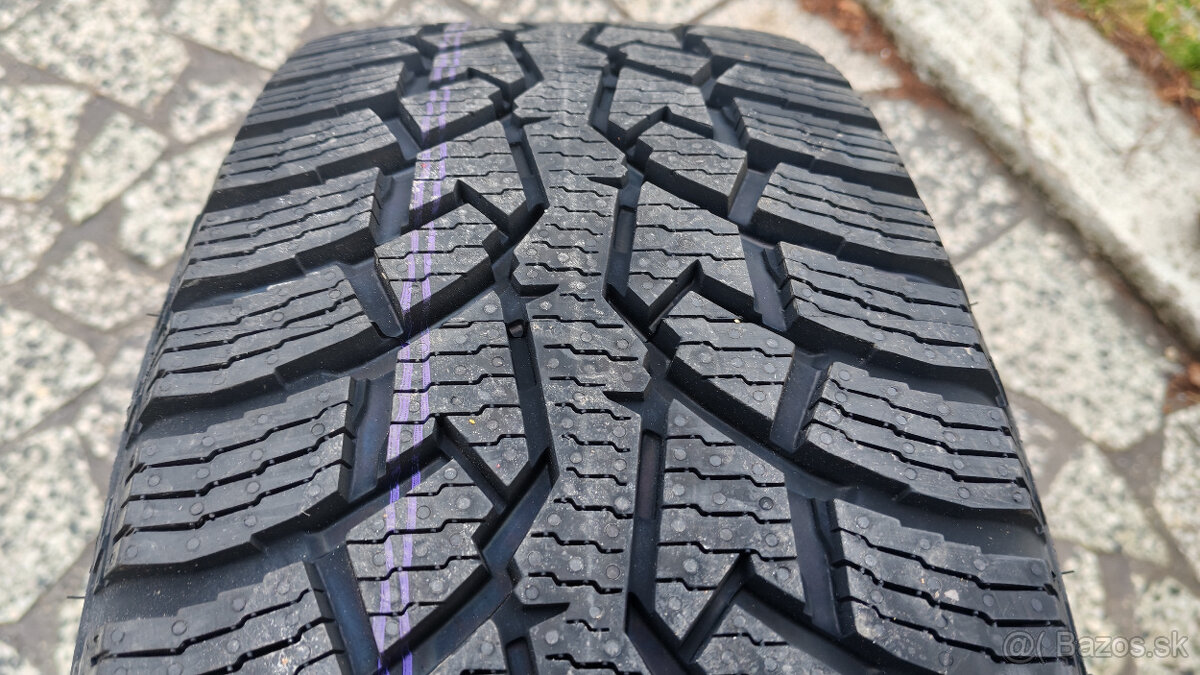 Zimné pneu 215/60 R17C --- NOKIAN - 4
