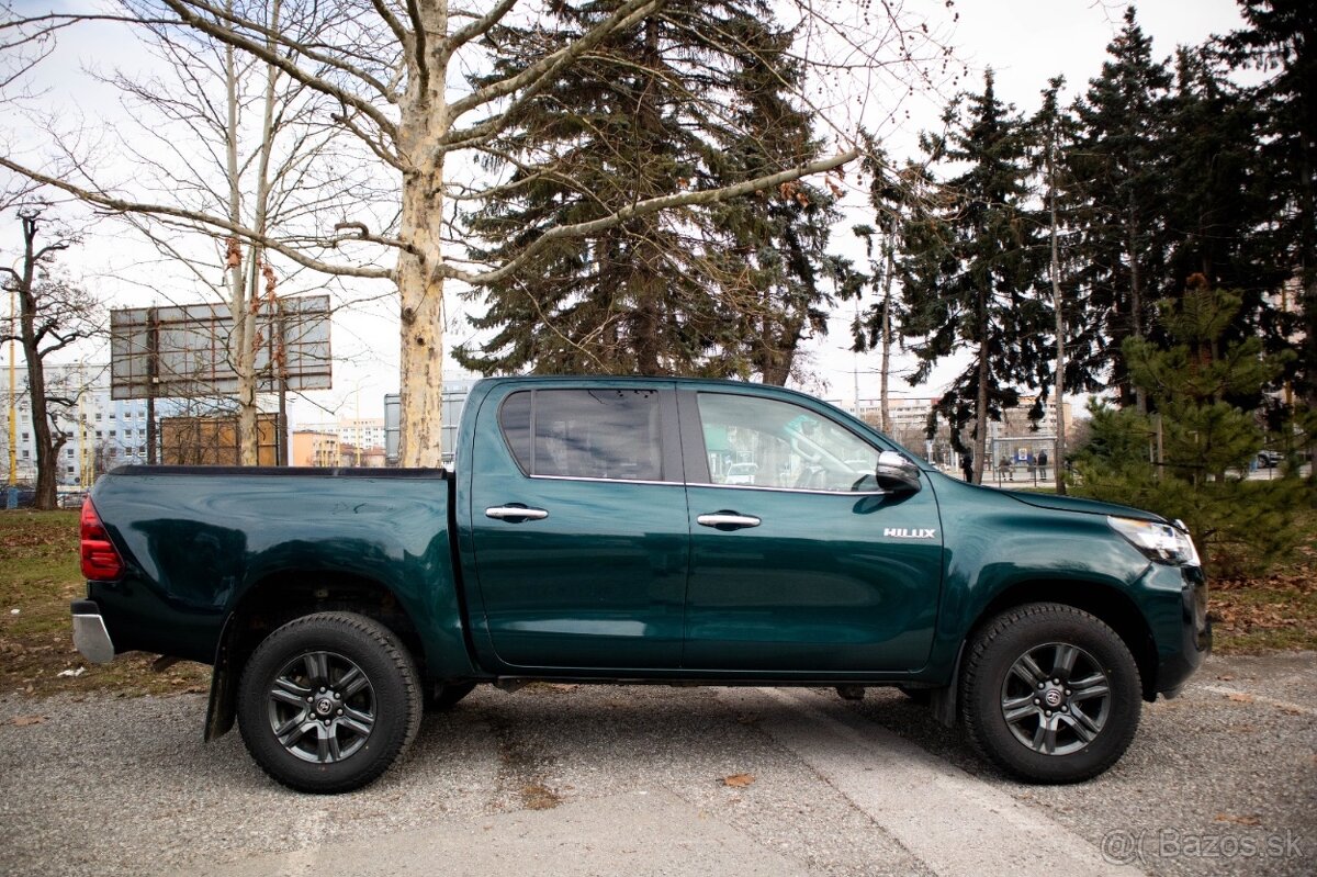 Toyota Hilux 2.4 D-4D - 4