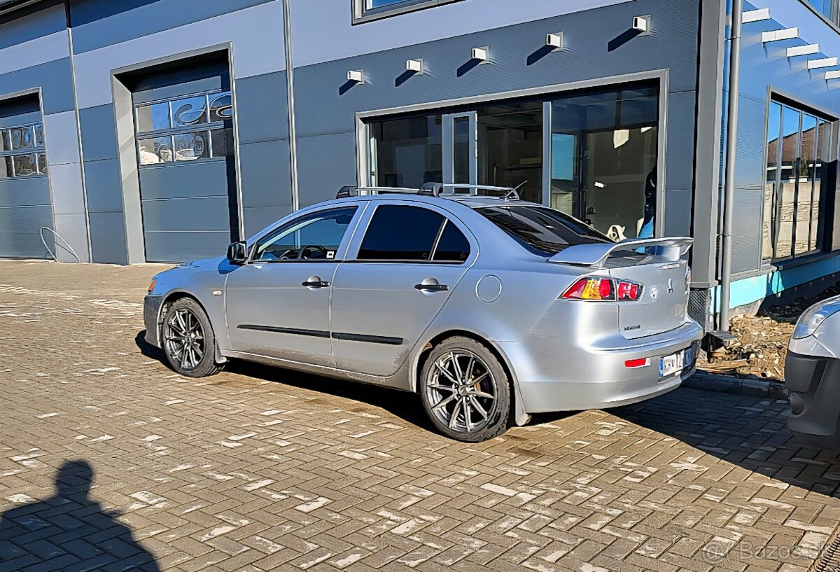 Predám Mitsubishi lancer - 4