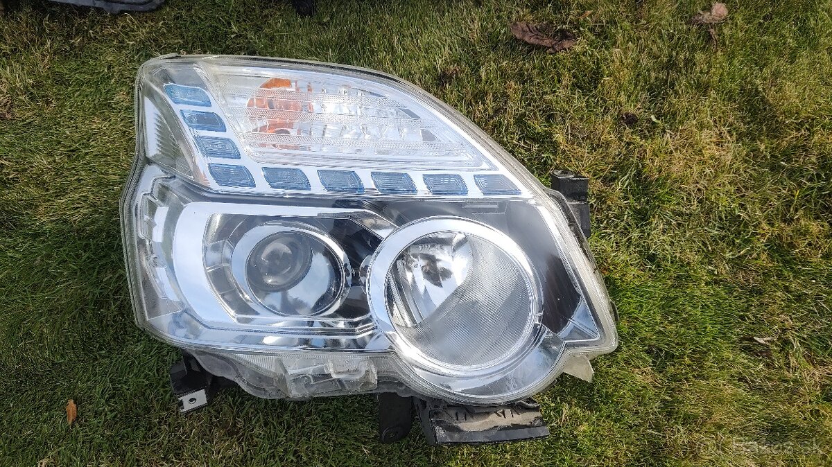 Nissan X-Trail XTrail X Trail T31 - Svetlo Svetlomet Lampa - 4