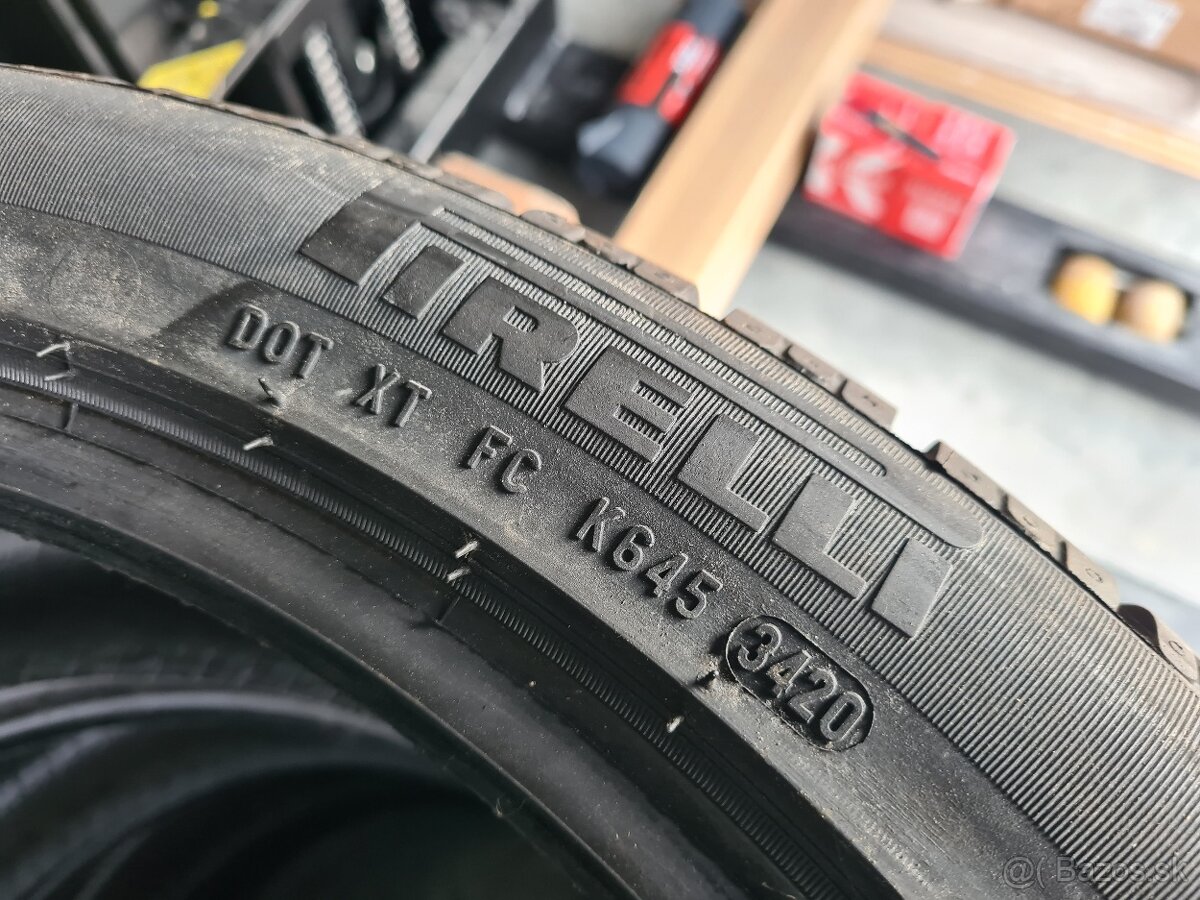 4x zimné pneu Pirelli Sottozero Winter 235/40R19 - 4