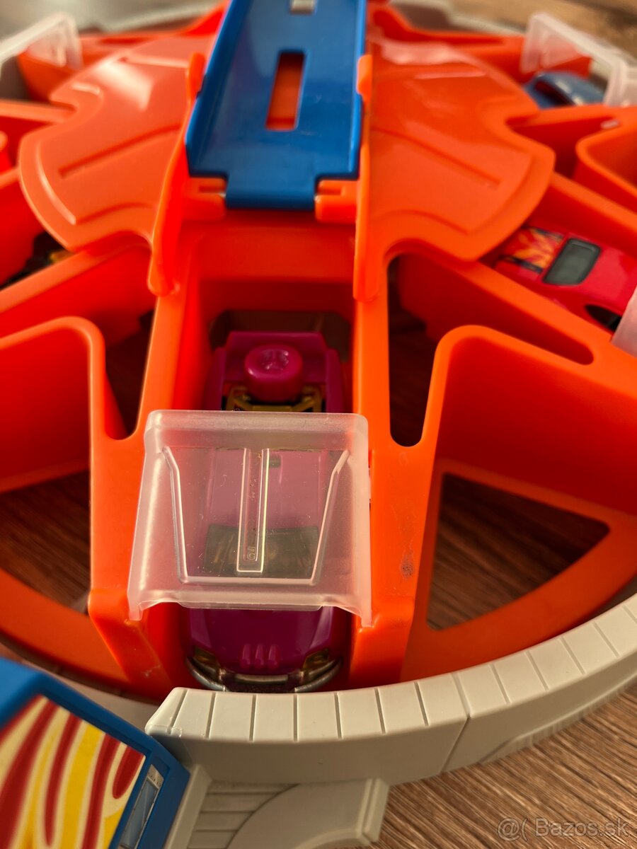 Hot Wheels garáž + autíčka zdarma🏎️ - 4