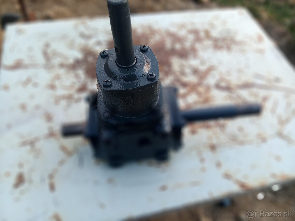 Uhlová prevodovka 1:1 - 4