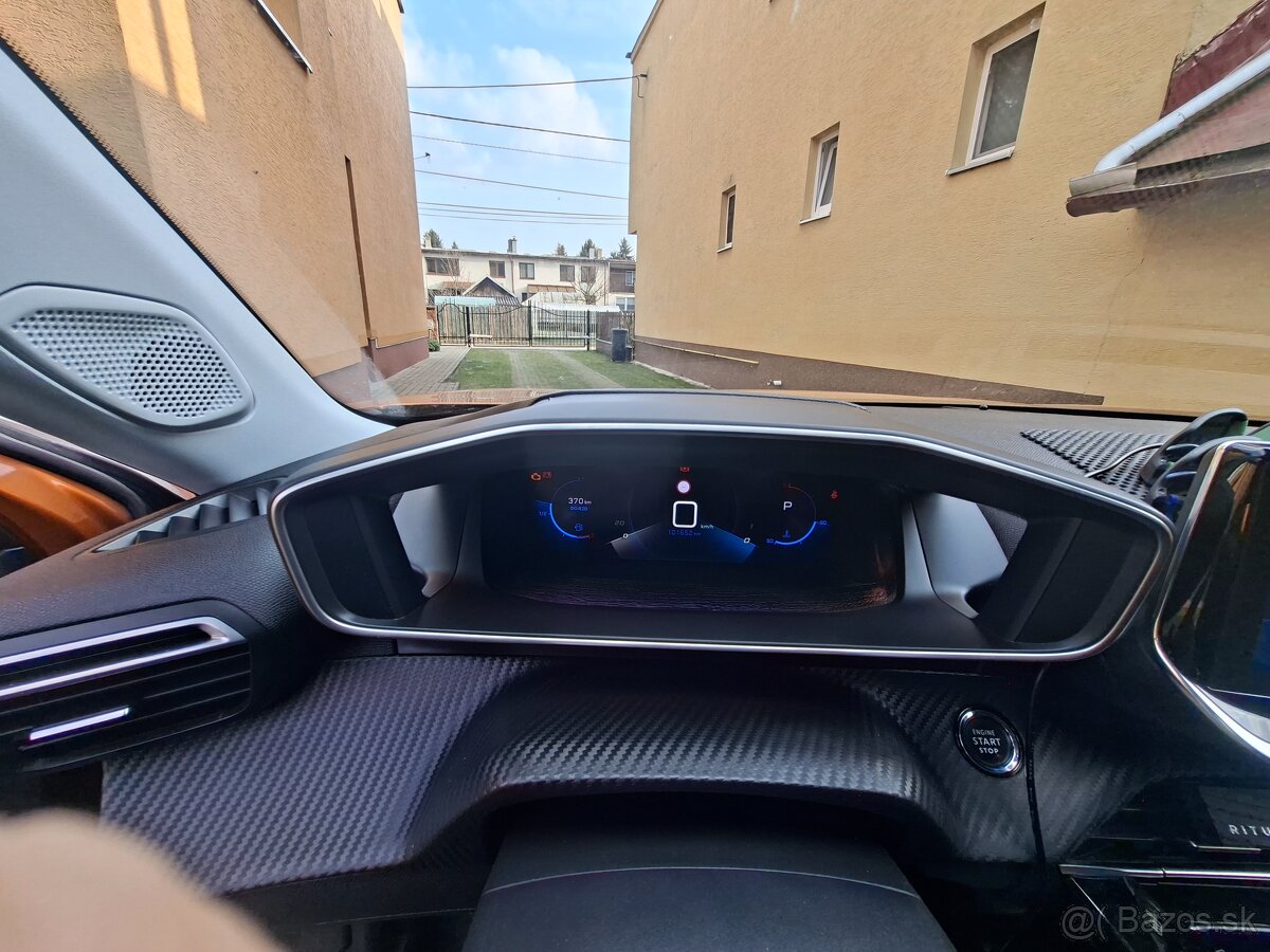 Predám Peugeot 2008 1.2 Allure, r.v 2020, - 4