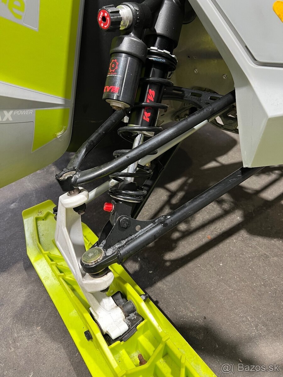 Snezny skuter ski doo 800 Summit