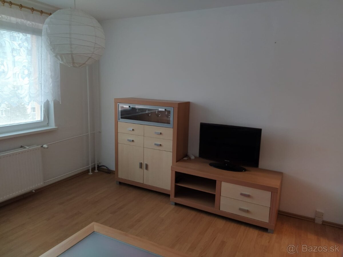 Ponúkame na prenájom 2-izbový byt - 4