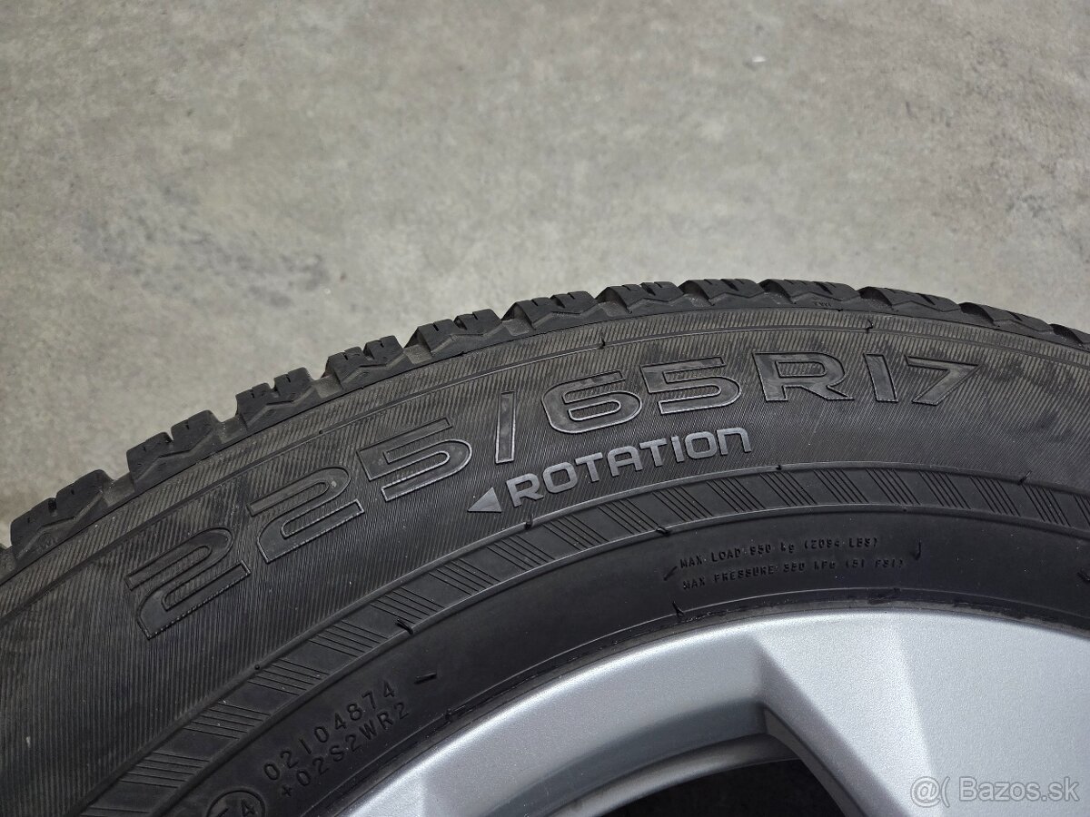 "17" TOYOTA RaV4 - 4