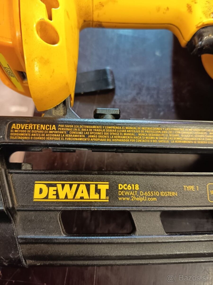 DEWALT DC618 18V klincovačka + adaptér - 4